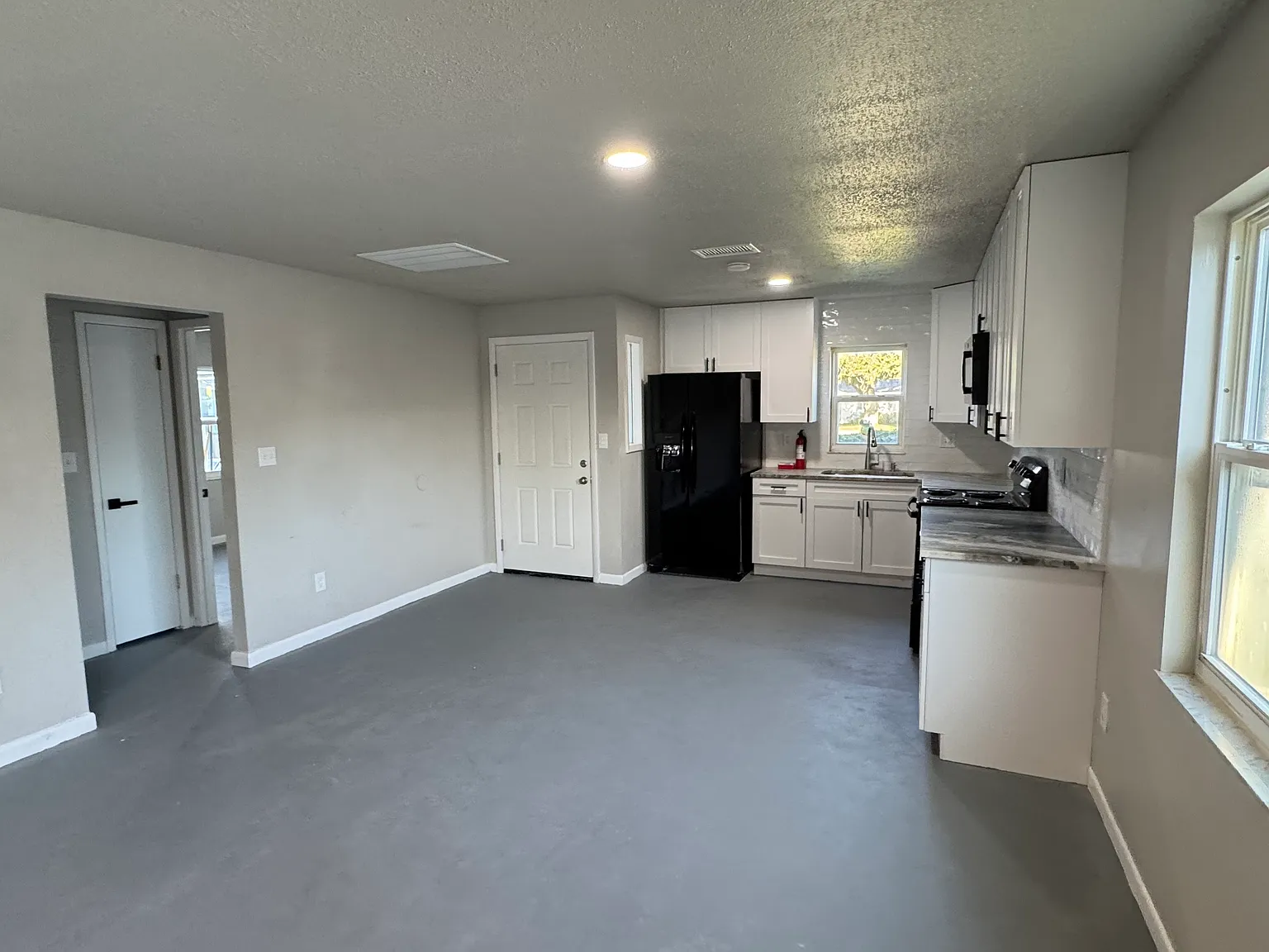 2 bed, 1004 sqft, $1,750 — Photo 3