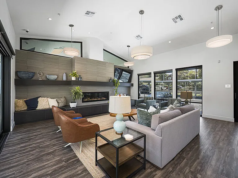 Vela Apartments — Photo 68