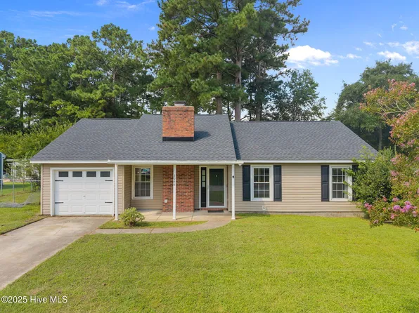 2066 Hunters Ridge Drive, Midway Park, NC 28544