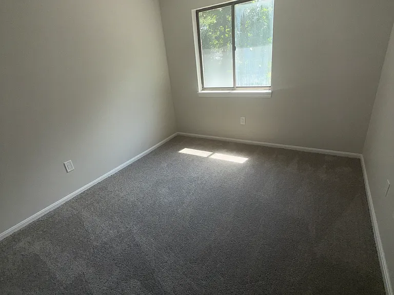 15 Veranda Rd #7 — Photo 4