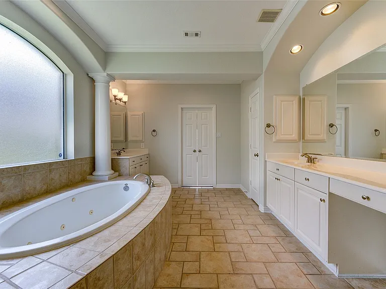 3819 Rivermoss Ln — Photo 27