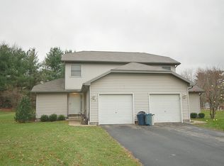 116-118 Greenbriar Dr, Cortland, OH