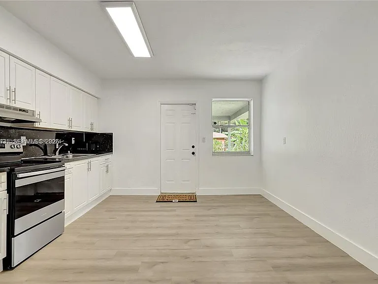 1340 NW 102nd St — Photo 3
