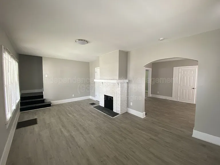 1004 W Fairview Ave — Photo 2