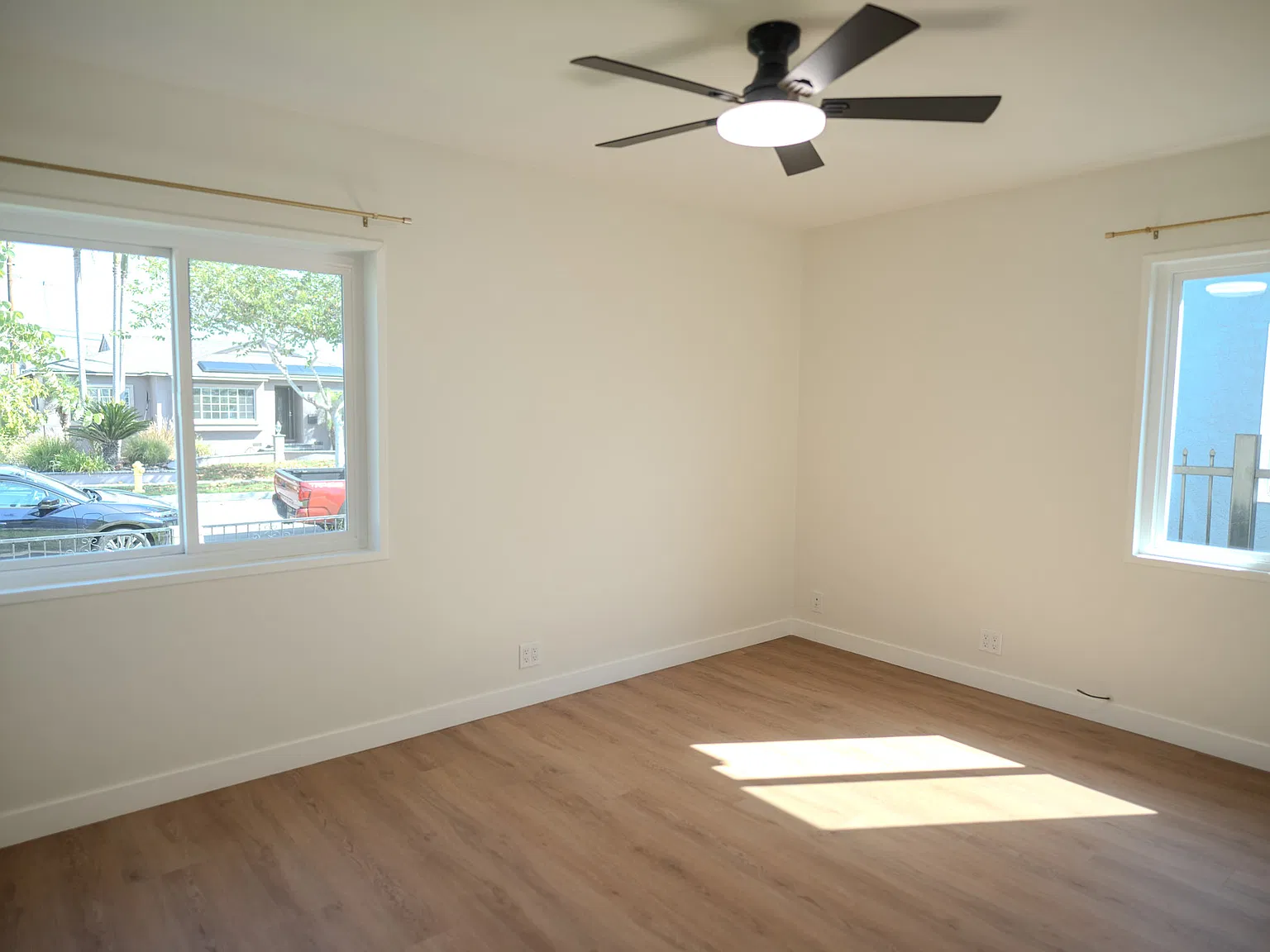 5 bed, 2523 sqft, $5,400 — Photo 3
