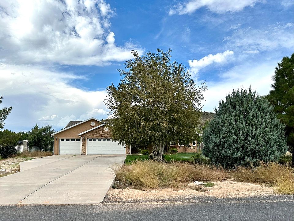 2nd image of 1090 W Sapphire Dr