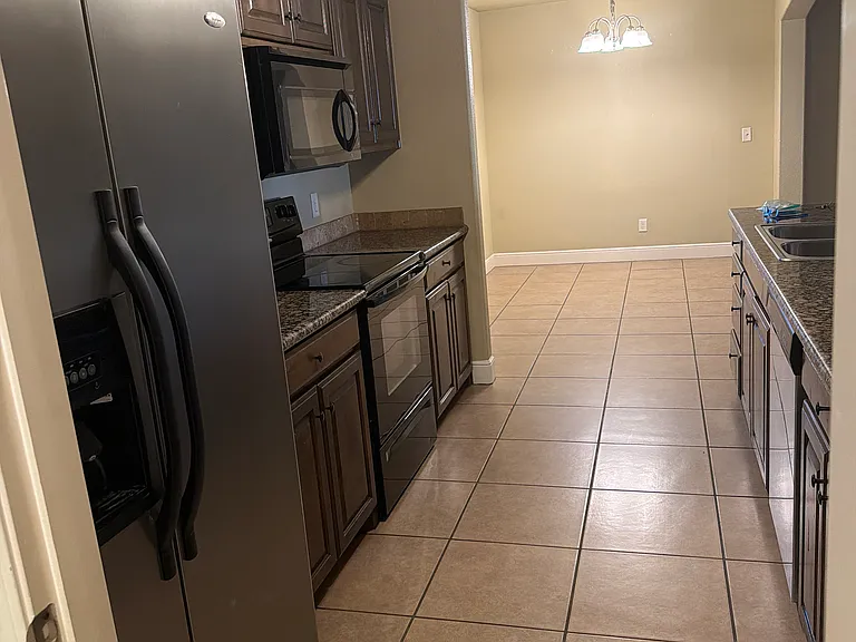 4523 Willow St — Photo 7