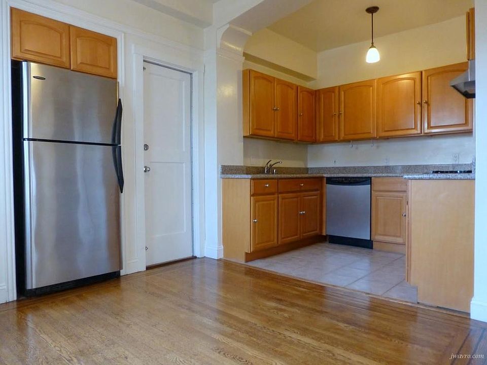 1st image of 1830 Clay St APT 104