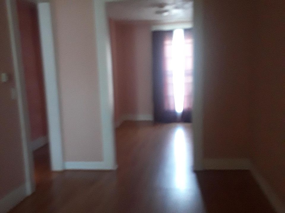2nd image of 130 S Loudon Ave