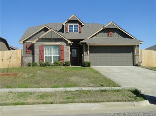 11003 N 117th East Pl, Owasso, OK 74055