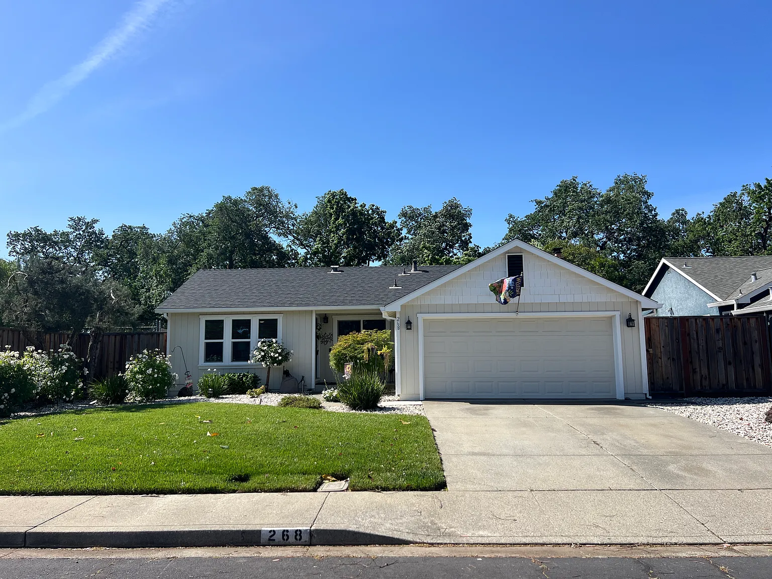 3 bed, 1324 sqft, $3,195 — Photo 1