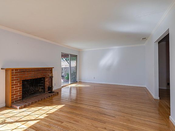 2nd image of 1420 Weaverly Drive