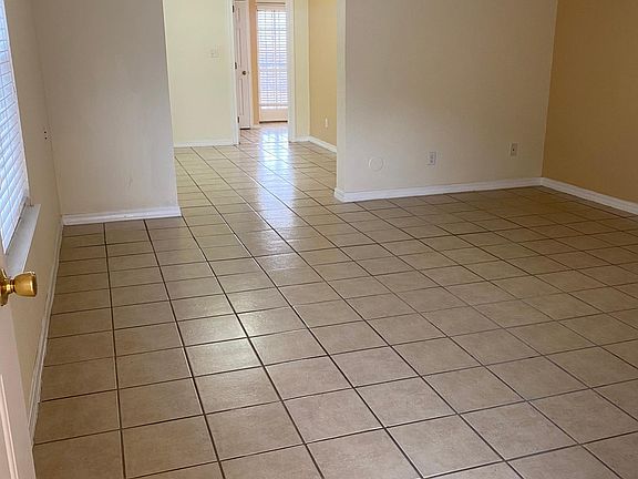 2nd image of 146 Silver Shadow Dr #A
