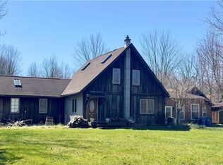 8516 Townline Rd, Gasport, NY 14067