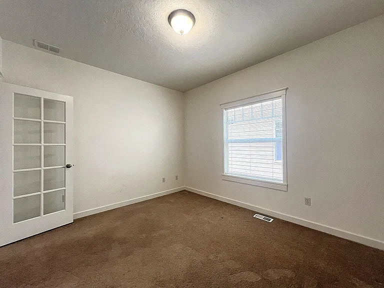 717 W Claire St — Photo 19