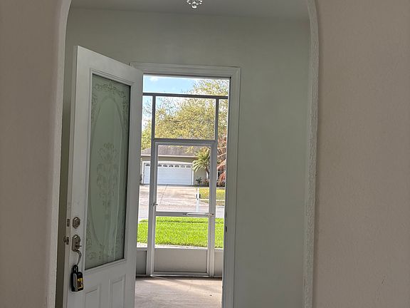 4th image of 1150 Creekview Ct