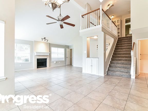 2nd image of 8535 Lake Crystal Dr