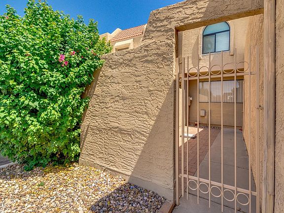 Private Gated Courtyard