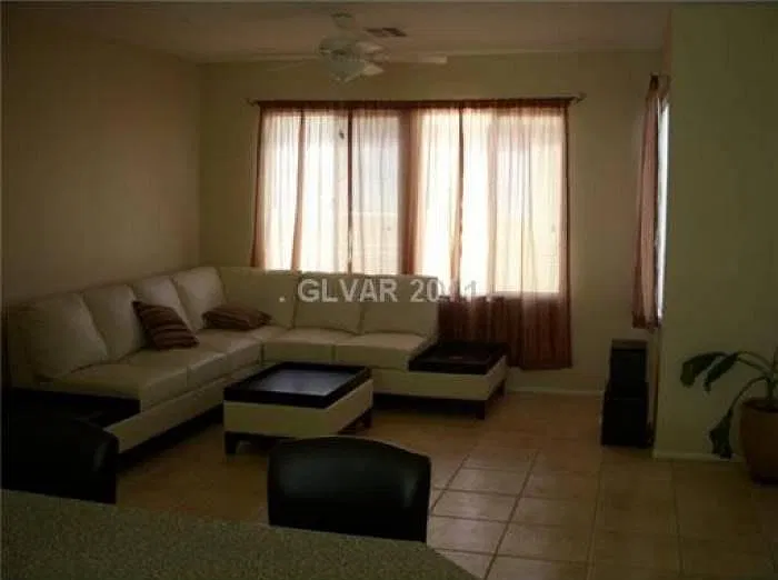 3 bed, 2.5 bath, 1803 sqft, $1,000 — Photo 4