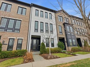 20301 Savin Hill Dr, Ashburn, VA 20147