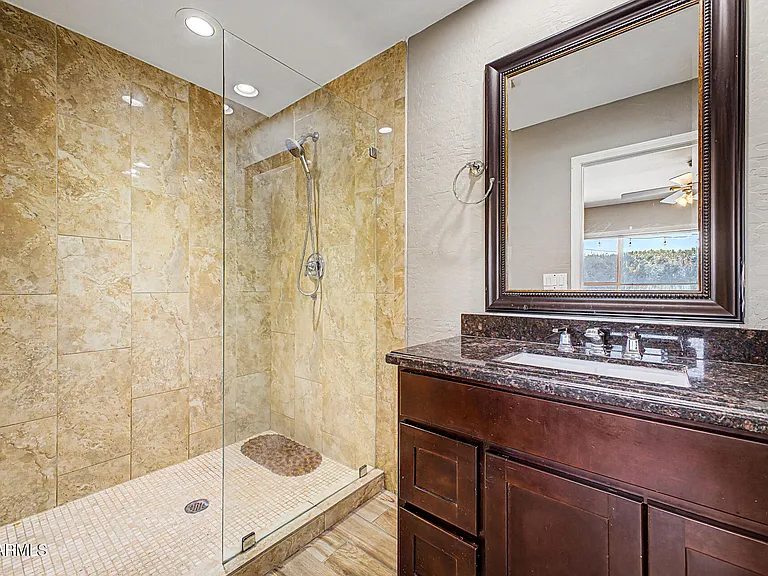 1340 E Donner Dr — Photo 15