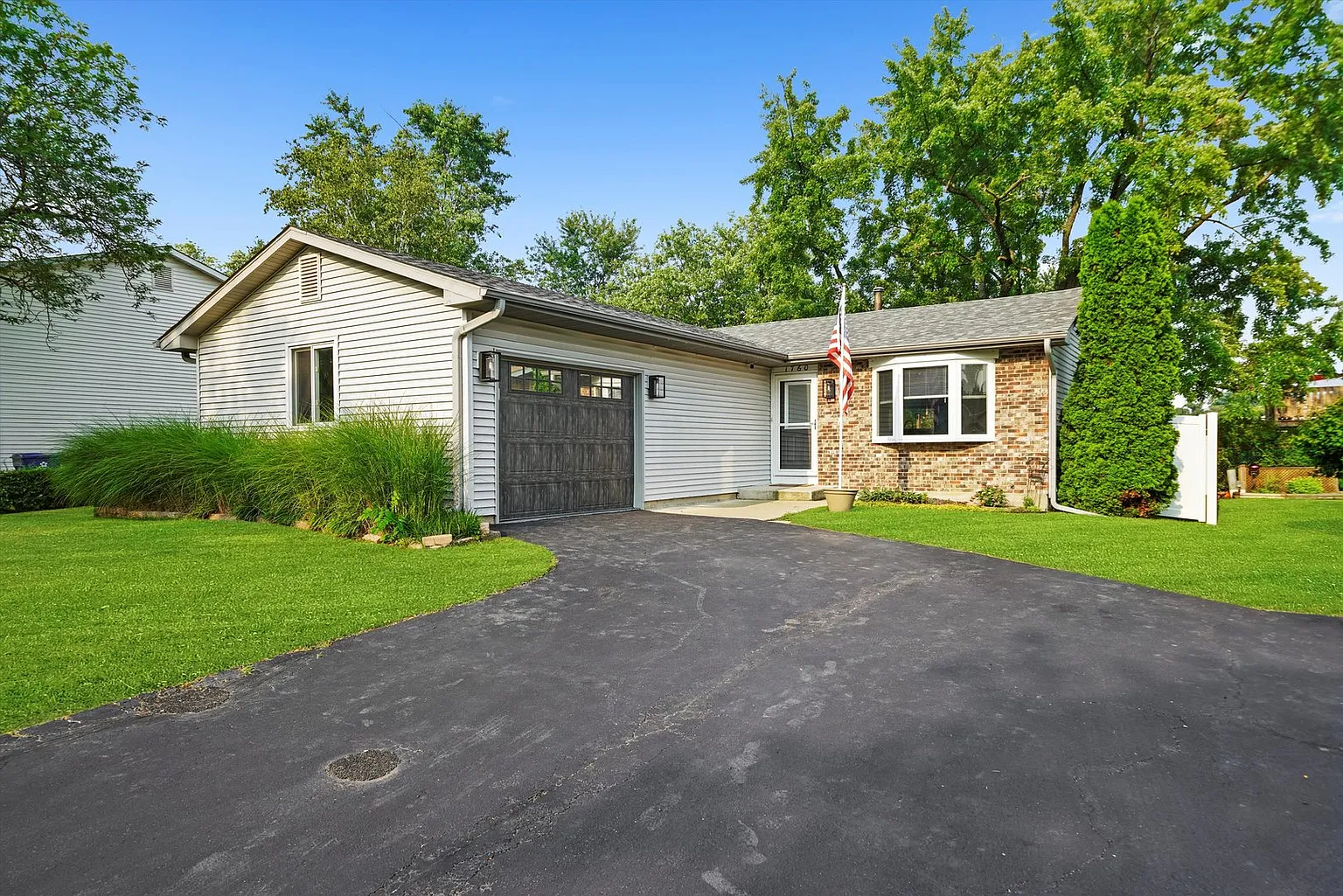 1760 Lombard Ct photo 1