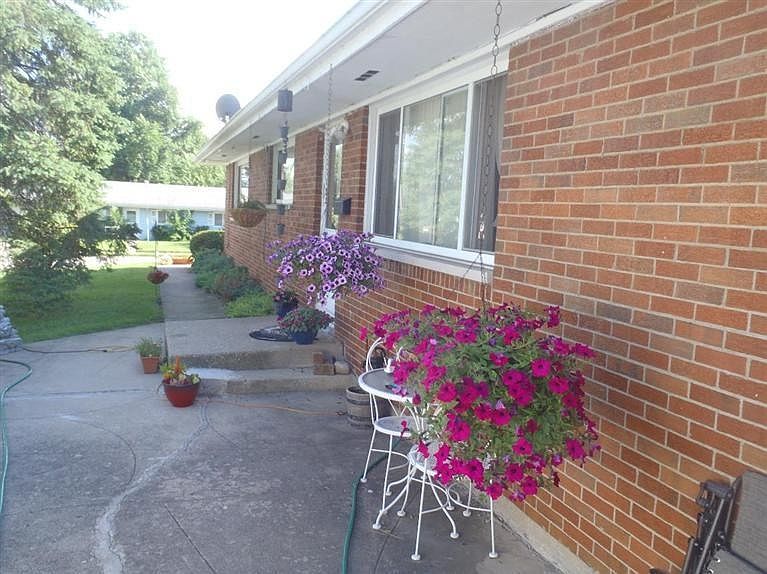 2nd image of 3305 Elman Dr