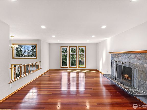 2nd image of 2832 St Clair