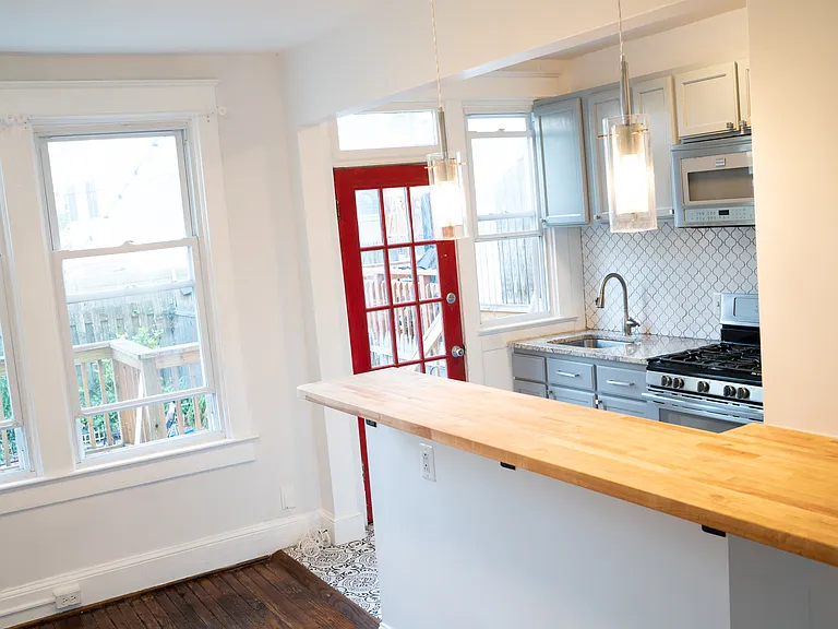 630 Otis Pl NW #1 — Photo 4