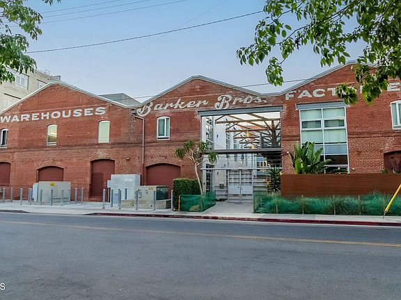 3rd image of 530 S Hewitt St #255