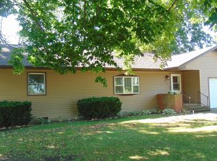 814 S 3rd St, Montezuma, IA 50171
