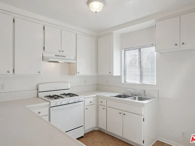 5429 Troost Ave #4 — Photo 13