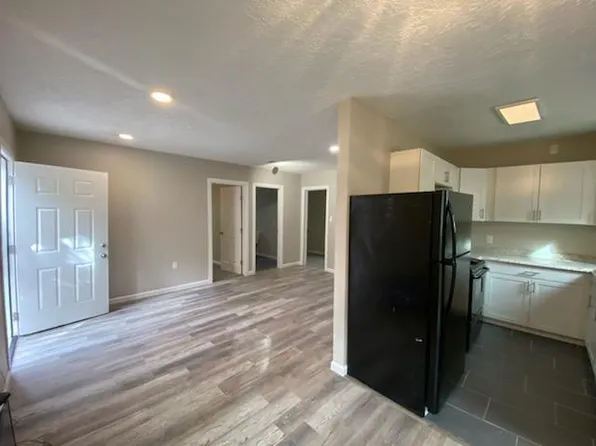 434 Utah St SE, Albuquerque, NM 87108