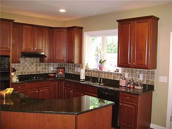 3rd image of 314 Stillcreek Dr