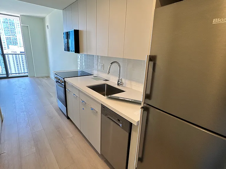 40 NW 3rd St #CS1 — Photo 7