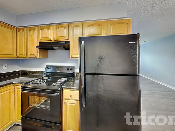 5th image of 4118 W La Salle St
