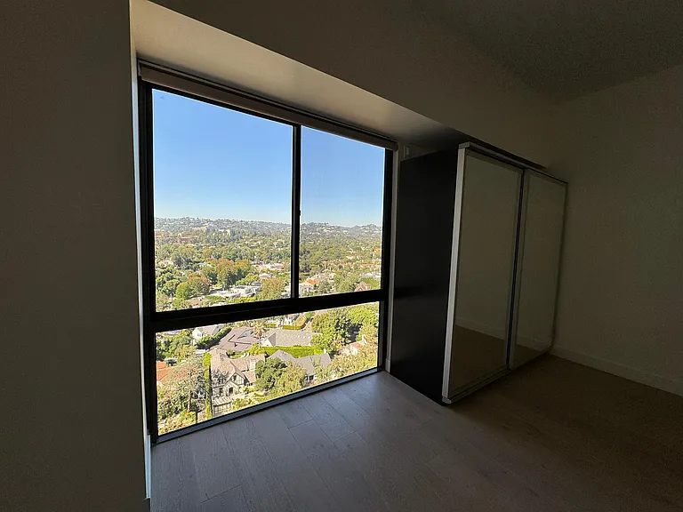 10445 Wilshire Blvd #1804 — Photo 21