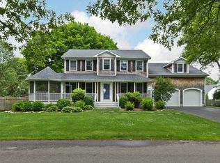 1 Phillips St, Barrington, RI 02806