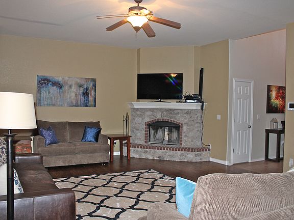 Stone/brick fireplace