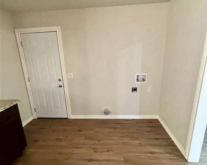 1639 Best Blvd — Photo 5