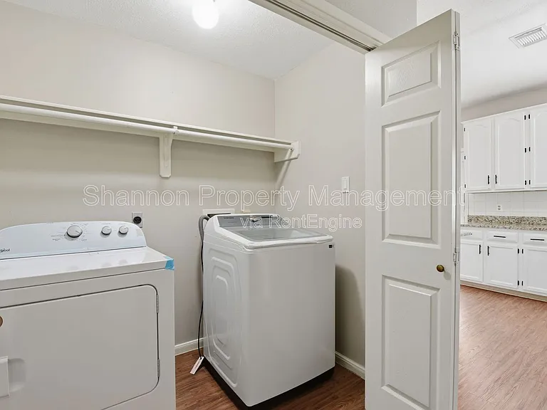 3327 Shady Glen Ln — Photo 21