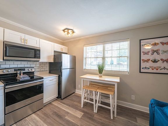 4th image of 3510 Pleasant Ave #1