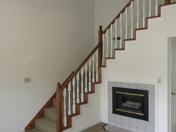 4th image of 4901-4903 W Millbrook Dr #F7e241ad6