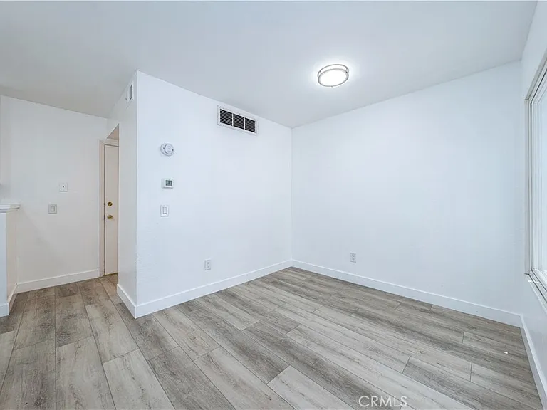 1650 S Campus Ave #17 — Photo 7