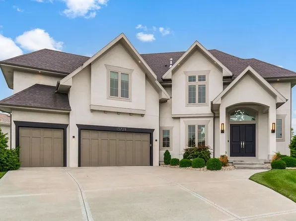 15728 Canterbury St, Overland Park, KS 66224