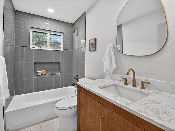 4th image of 2412 Aldford Dr