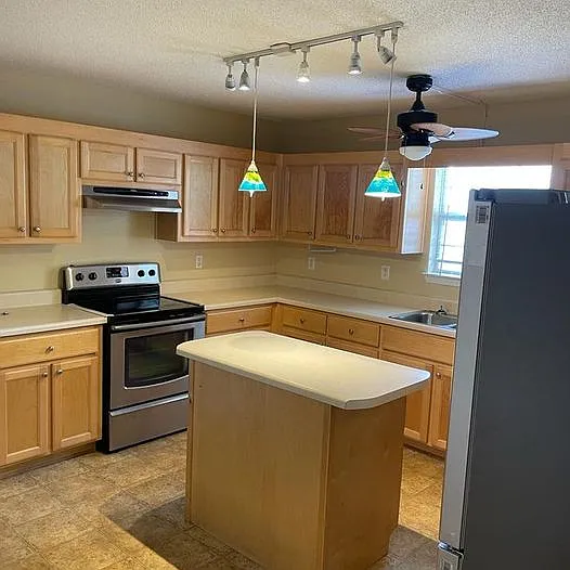 8907 Longmont Way — Photo 10