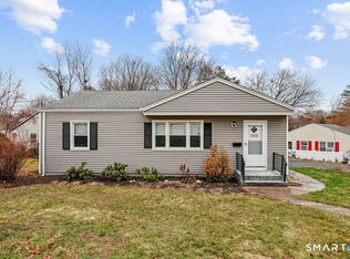 125 Twin Brook Rd, Hamden, CT 06514