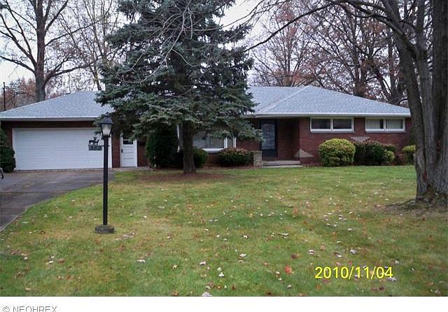 1st image of 382 Yvonne Dr