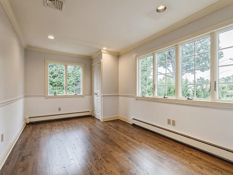 166 Churchill Rd — Photo 21